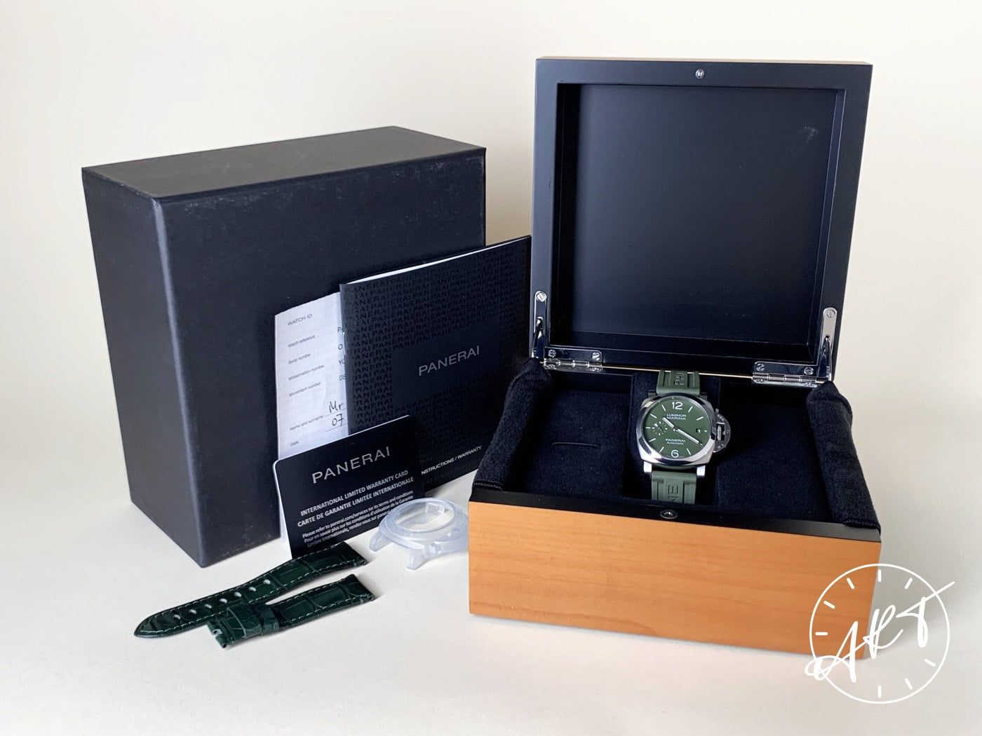 Panerai PAM 1304 Luminor Marina Green Dial Quaranta Verde Militare Watch PAM01304 BP