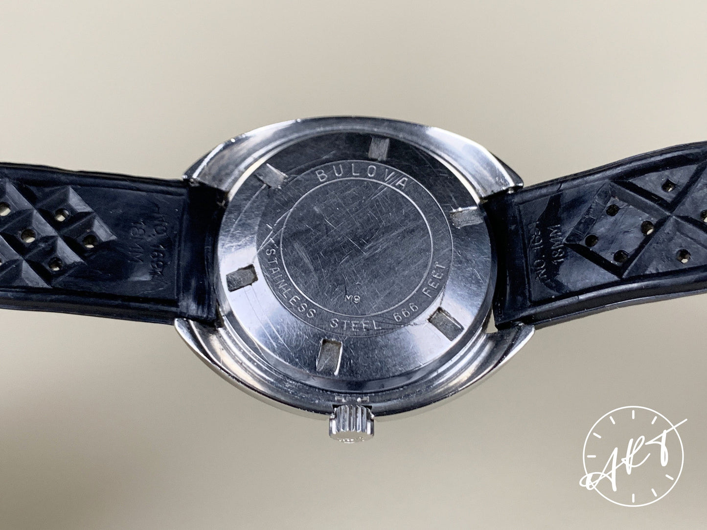 Vintage 1969 Bulova Oceanographer Snorkel 666 Black & Red Bezel Black Dial Watch