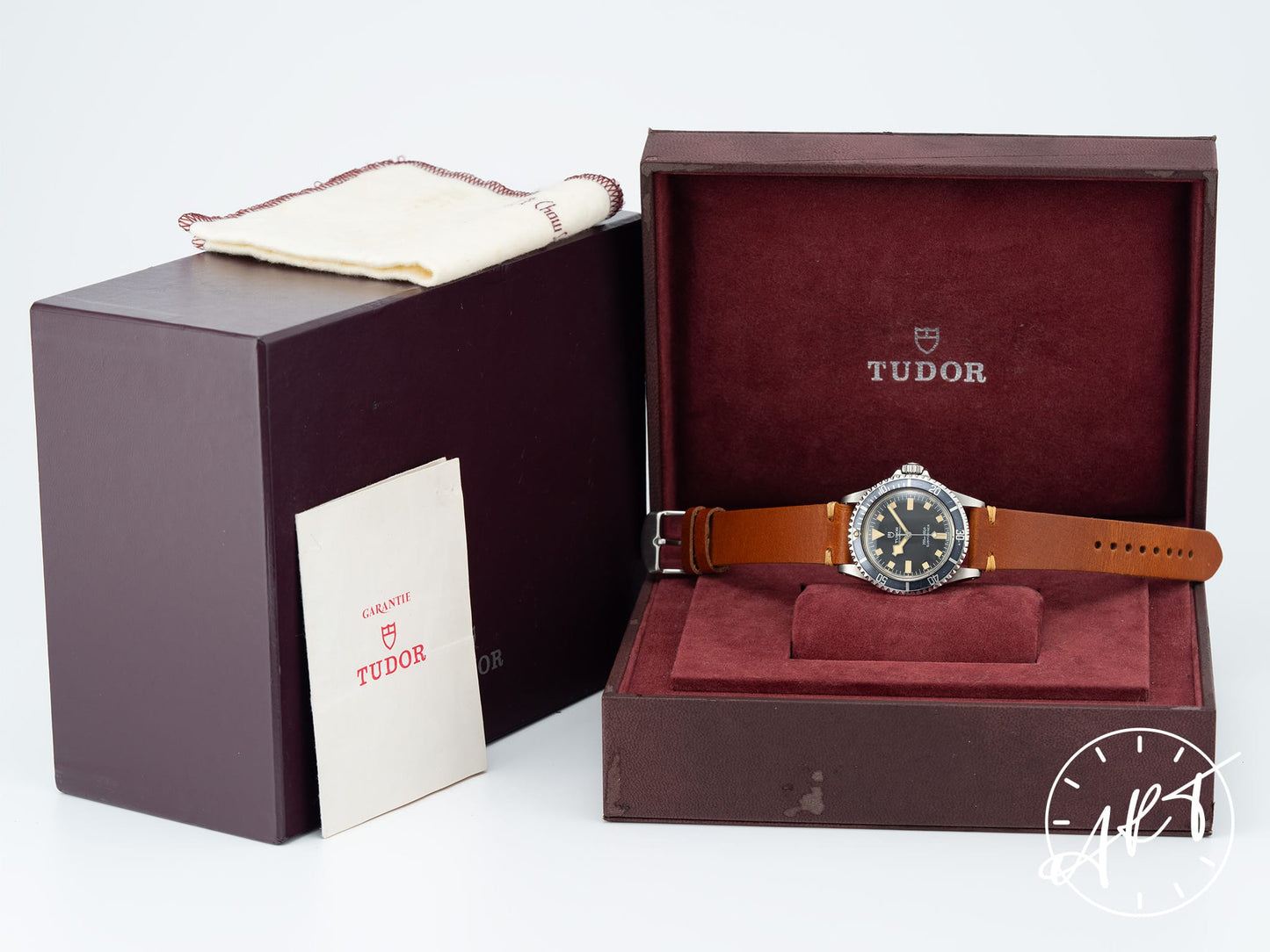 Vintage 1982 Tudor Submariner Black Dial Stainless Steel Auto Watch 94010 w/ B&P