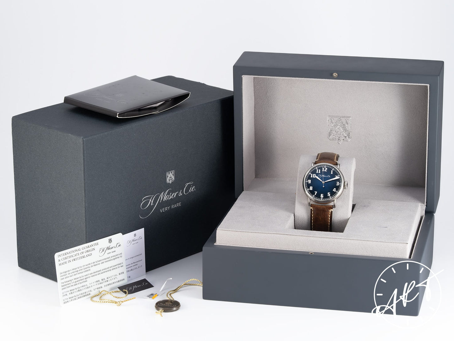 H. Moser & Cie. Heritage Centre Seconds Funky Blue SS Watch 8200-1201 BP
