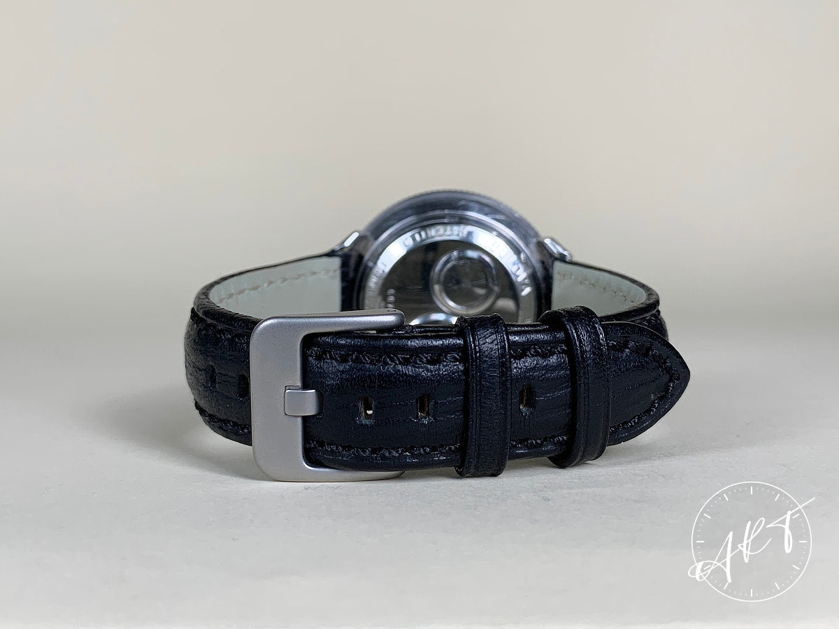 Vintage 1965 Accutron Astronaut 214 Syringe Hand Black Dial Tuning Fork Pilot Watch