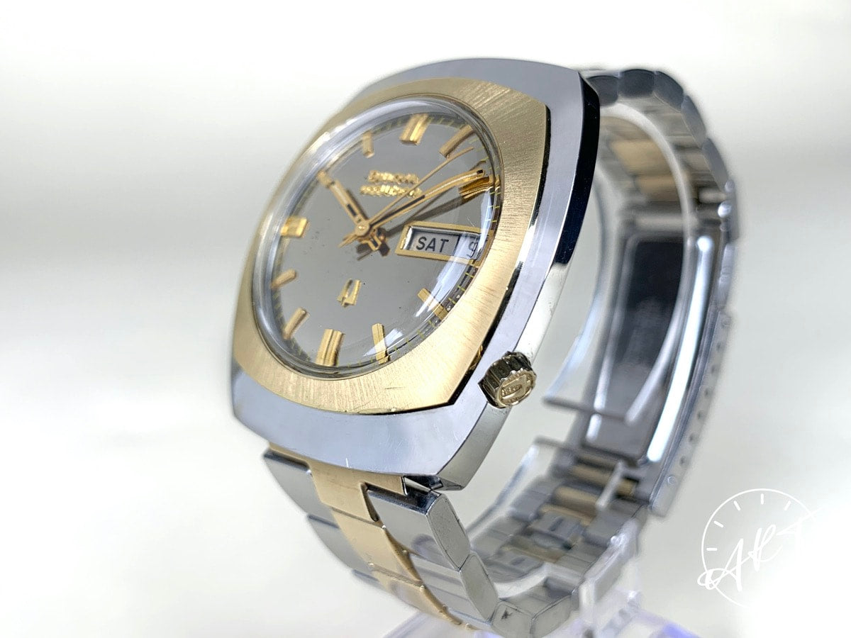 Vintage 1974 Accutron Day-Date Silver Dial Gold Plated SS Tuning Fork Watch