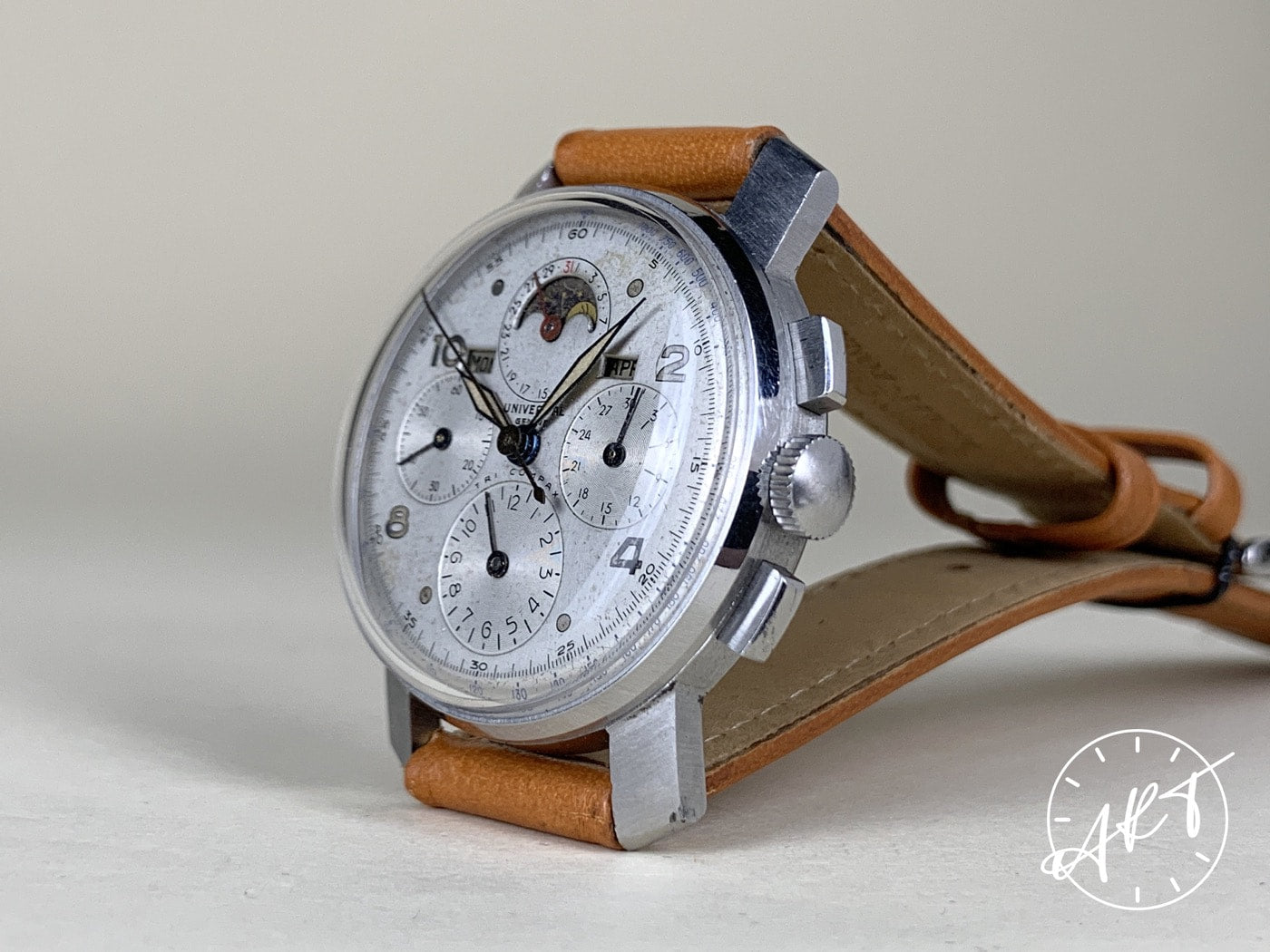 1940s Universal Genève Tri-Compax Triple Date Moonphase FAT LUGS Watch 22259