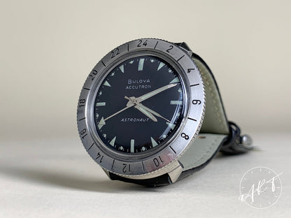 Vintage 1965 Accutron Astronaut 214 Syringe Hand Black Dial Tuning Fork Pilot Watch