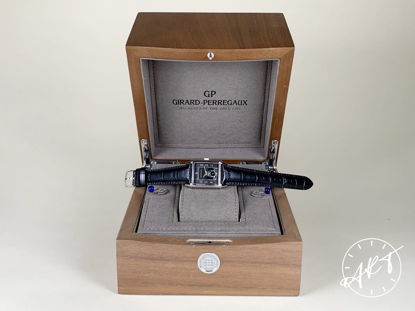 Girard-Perregaux Vintage 1945 Black Dial Stainless Steel Auto Watch 2594 w/ Box