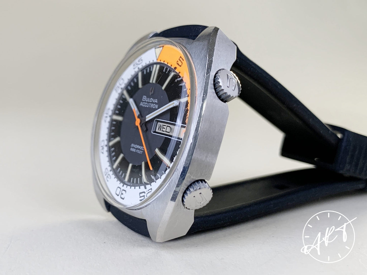 1970 Accutron Snorkel Orange & White Bezel Multicolor Dial Tuning Fork Watch