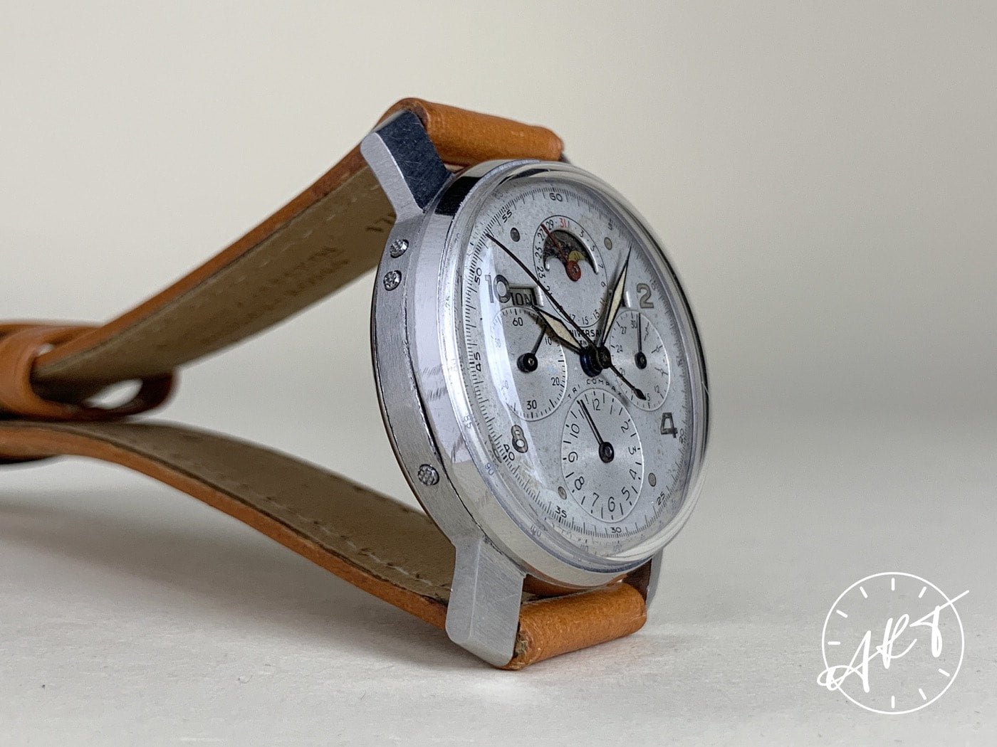 1940s Universal Genève Tri-Compax Triple Date Moonphase FAT LUGS Watch 22259